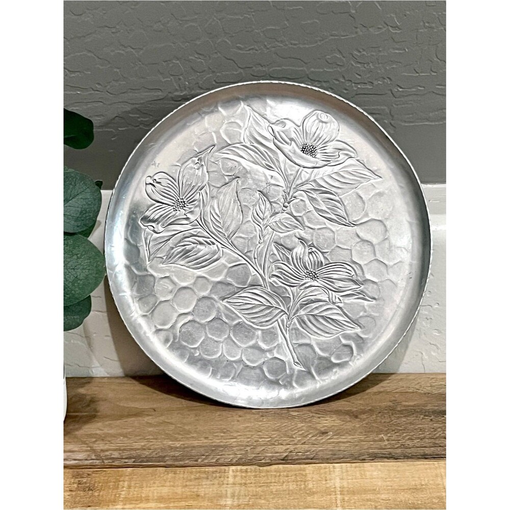 Vintage Stede Hand Wrought Hammered Aluminum Dogwood Flower Round Tray 10”